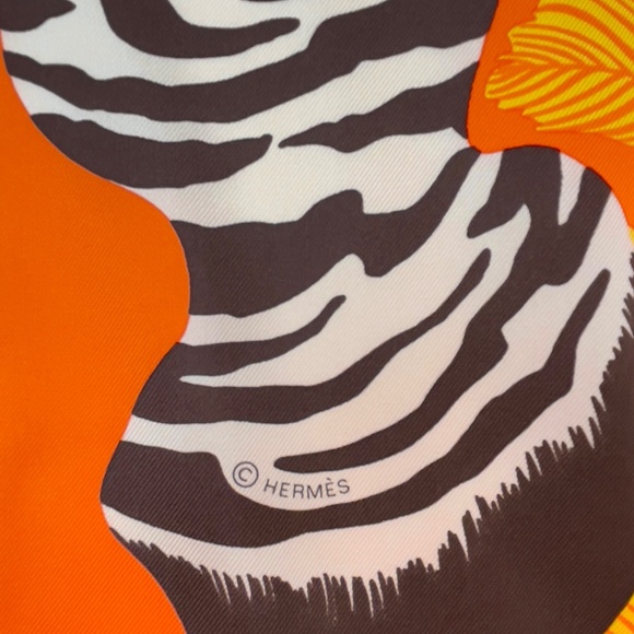 NWT RARE! Hermes Scar Carré 90 "Zebra Pegasus" in Orange & Red by Alice Shirley - Picture 5 of 10